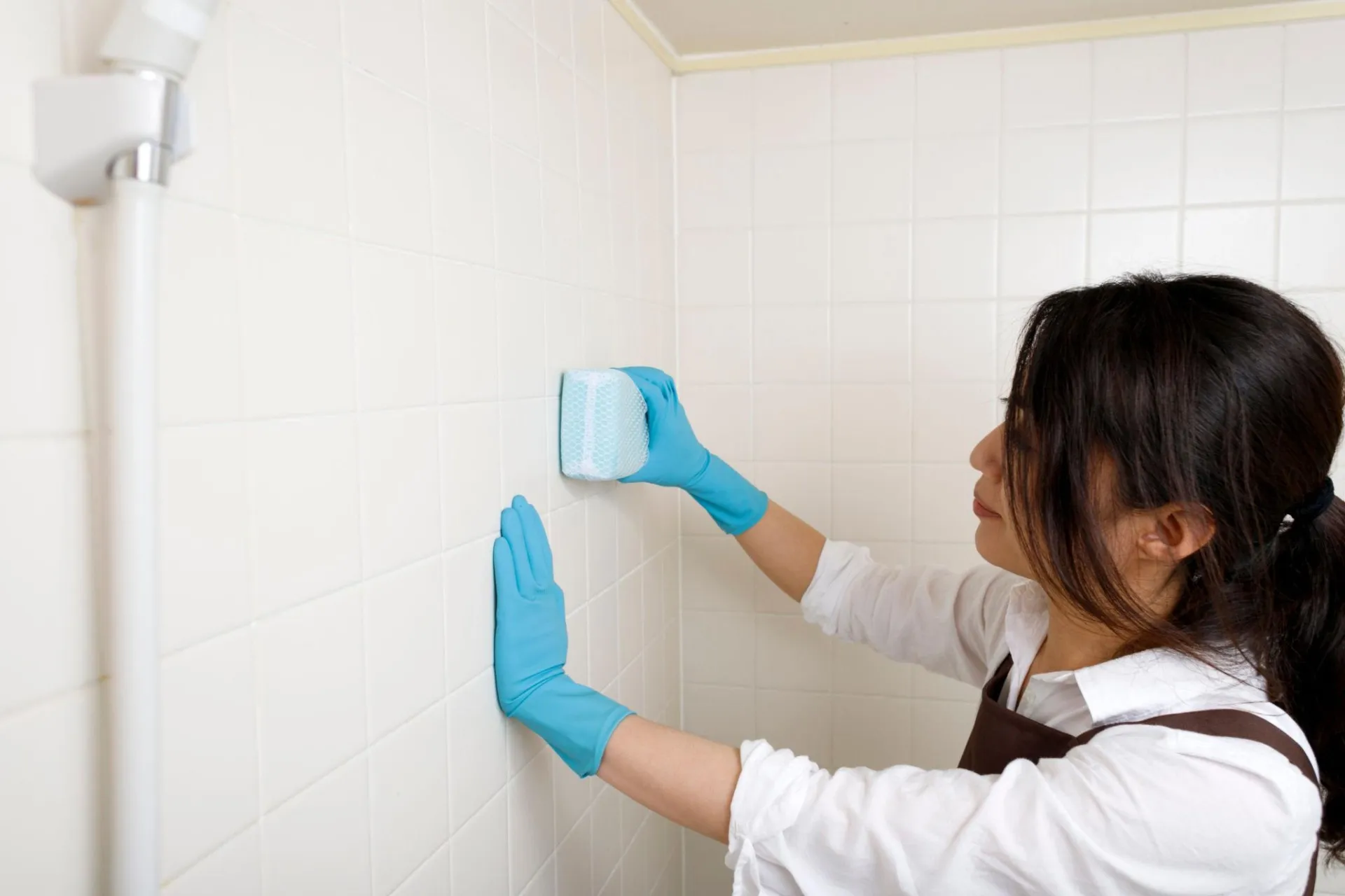 【入居まであと数日】新居のクリーニング後にカビ発見！？壁紙を張り替えずに「即日〜短期間」で解決を目指す方法｜入居前カビトラブルはＭＩＳＴ工法®カビバスターズ仙台へ