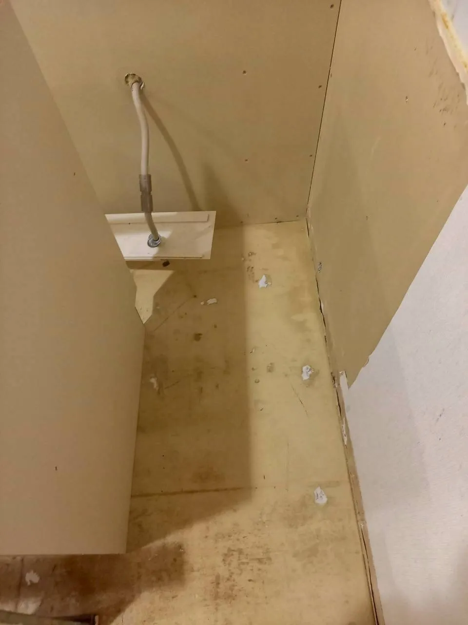 R8.6.24｜仙台市 戸建て住宅 キッチン裏壁内除カビ施工
